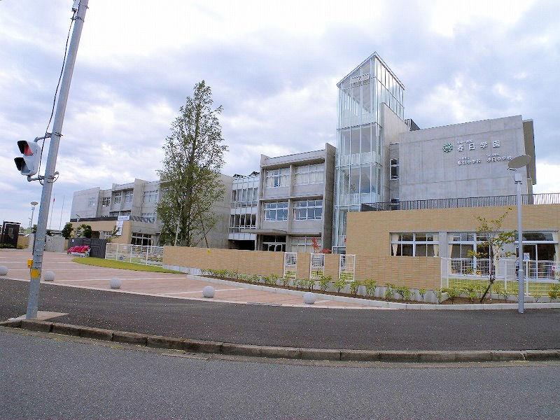 Primary school. 550m to Kasuga Elementary School