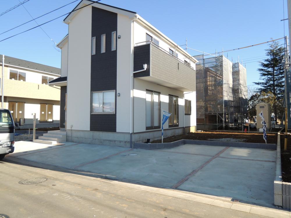 Local photos, including front road. Local (December 24, 2013) Shooting