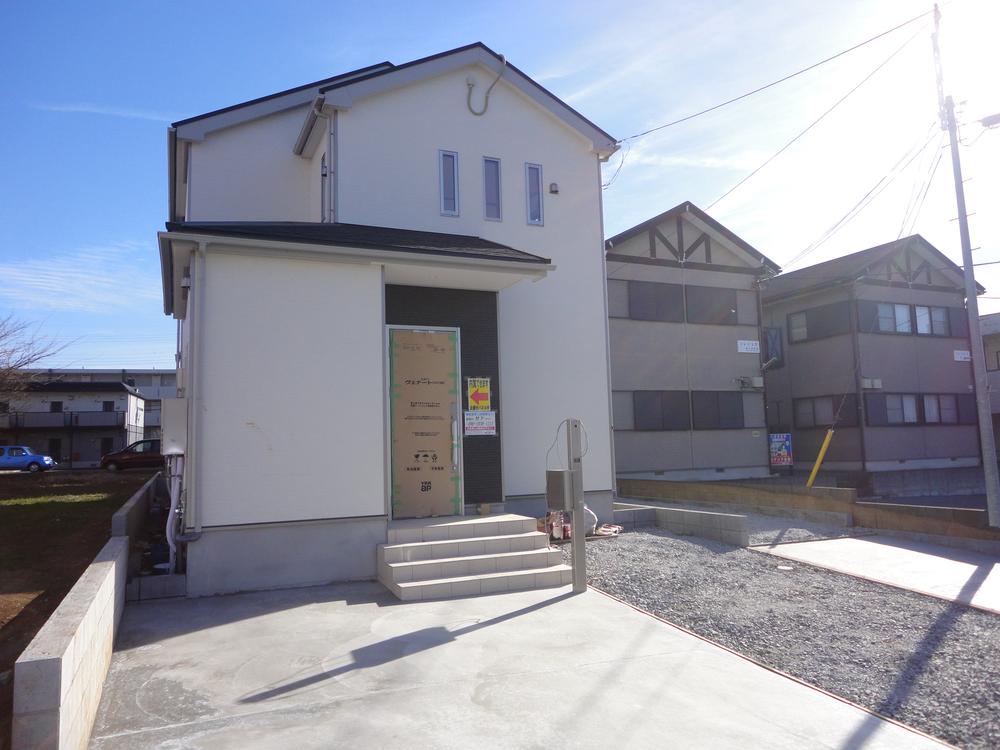 Local appearance photo. Local (11 May 2013) Shooting