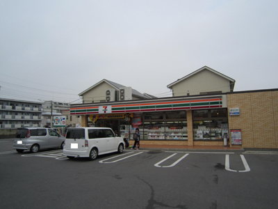 Convenience store. Seven-Eleven Tsukuba Kasuga 4-chome up (convenience store) 532m