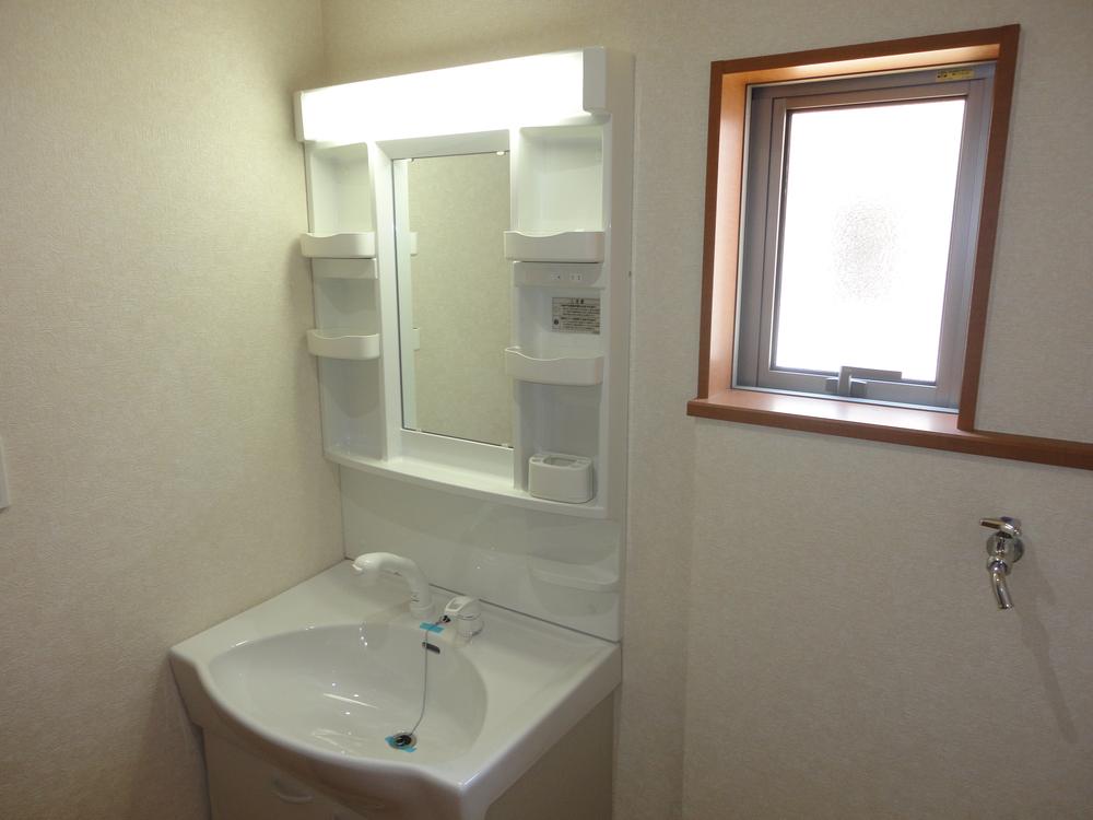 Wash basin, toilet. Indoor (September 2013) Shooting