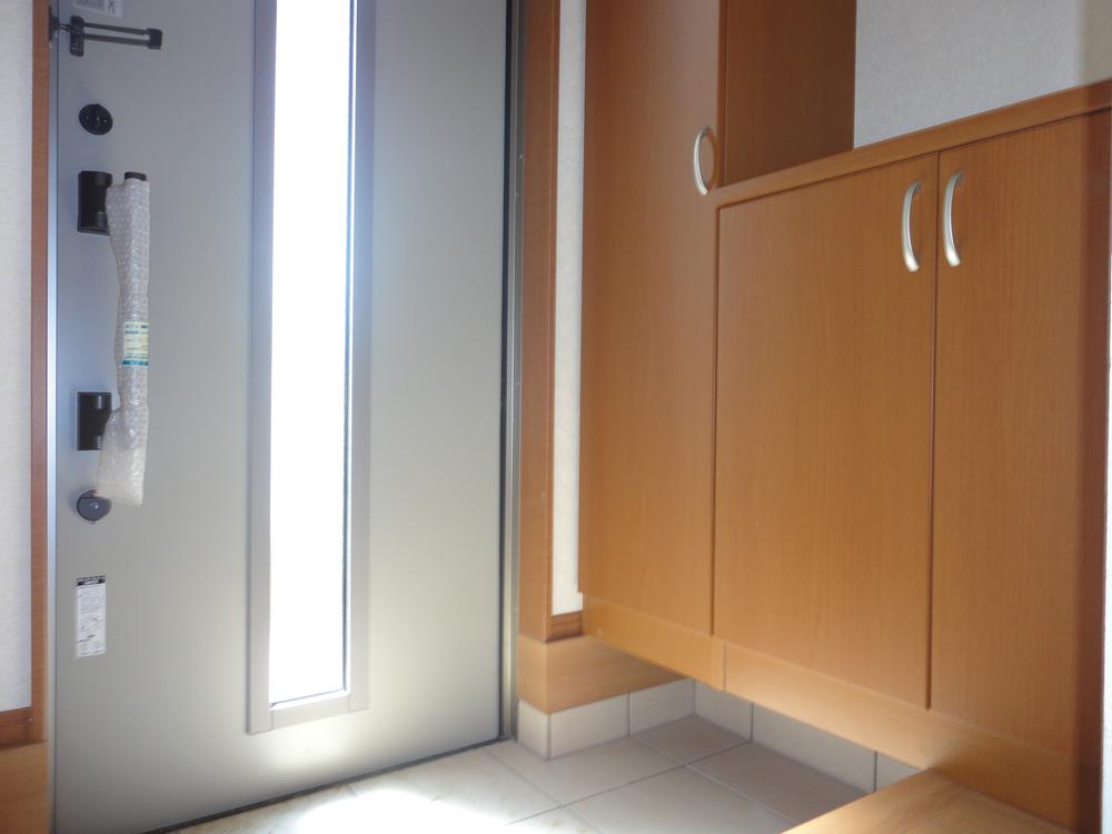 Entrance. Local (September 2013) Shooting