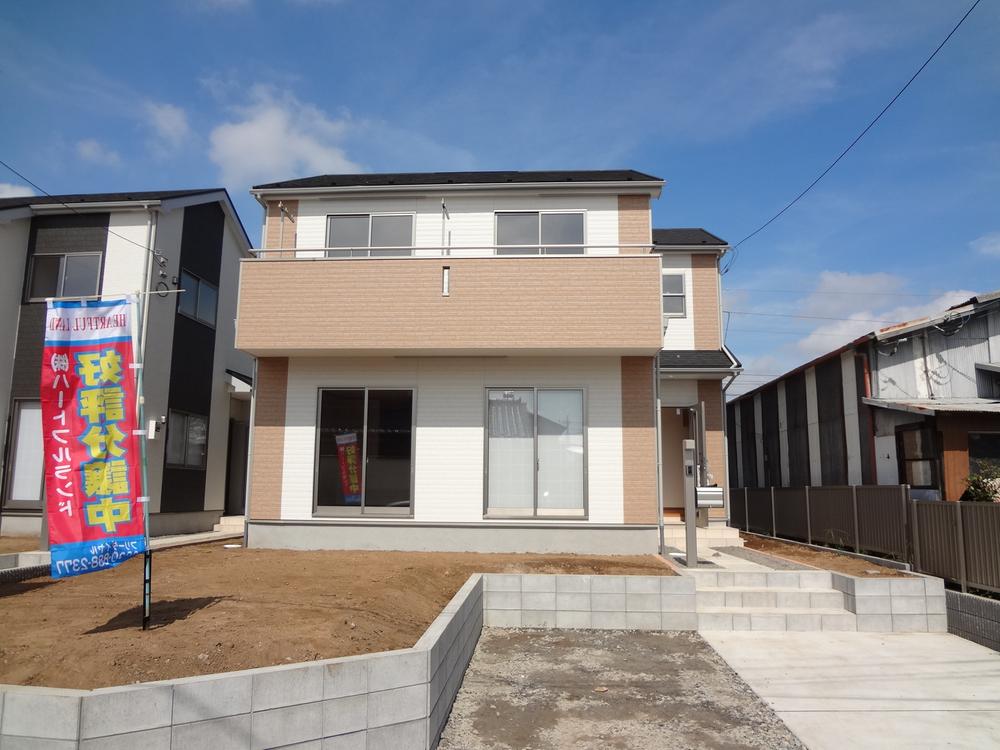 Local appearance photo. 3 Building Local Photos  Building completed! You can preview