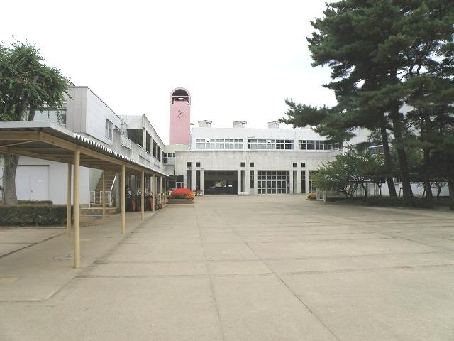 Junior high school. 2729m to Tsukuba Municipal Yatabe Higashi Junior High School