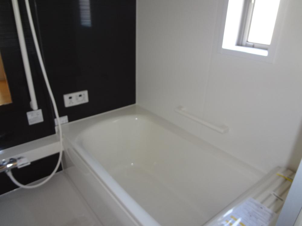 Same specifications photo (bathroom). Bathroom enforcement example photo  With a convenient bathroom ventilation drying function