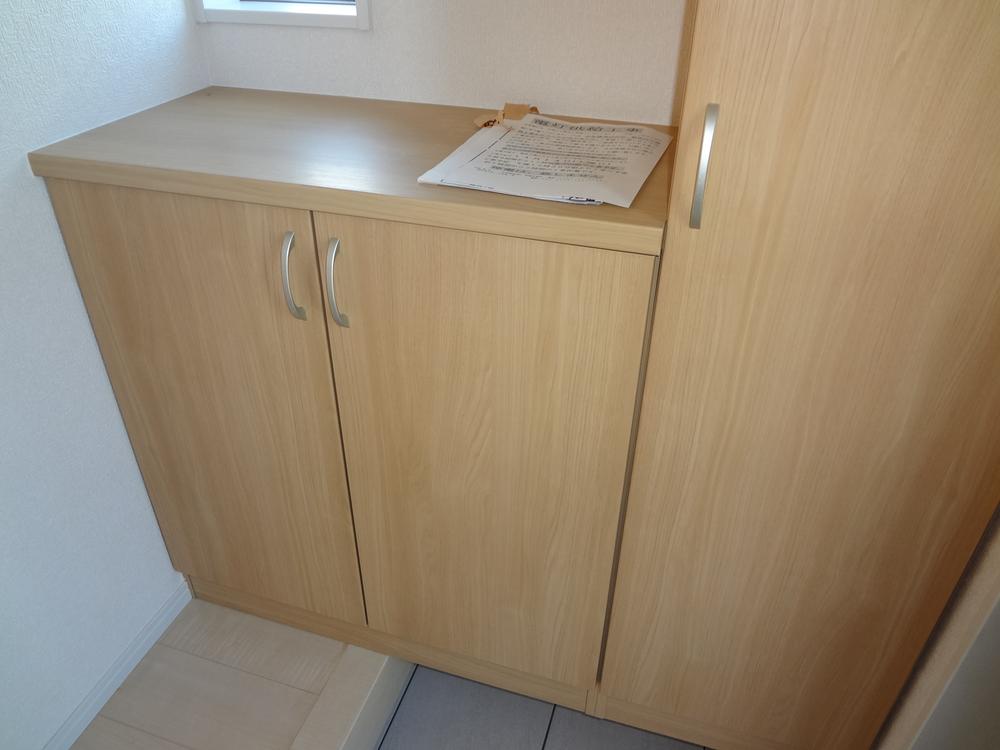 Receipt. Entrance housing construction example photo