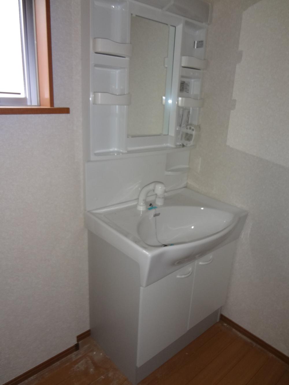 Wash basin, toilet. 1 Building washbasin 