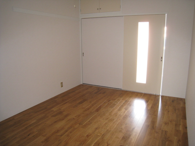 Other room space. Room 1