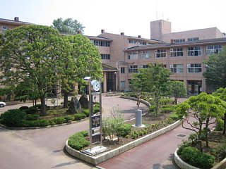 Building appearance. An 8-minute walk from the tree-lined secondary education school