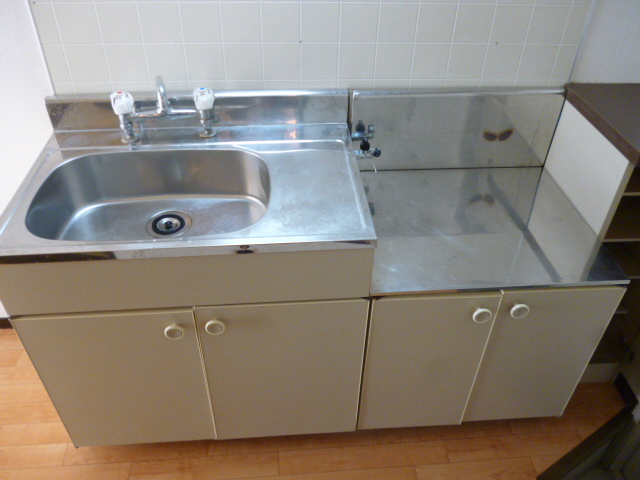 Kitchen. Two-burner gas stove installation Allowed