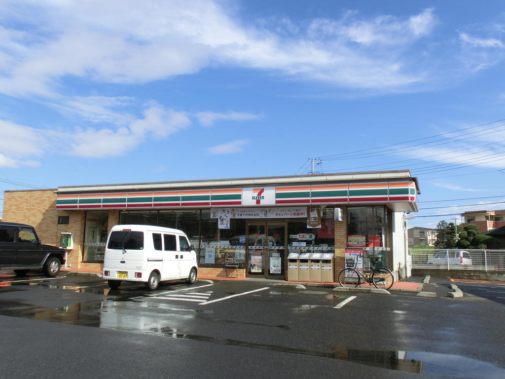 Convenience store. Seven-Eleven Tsukuba Ozone store up (convenience store) 562m