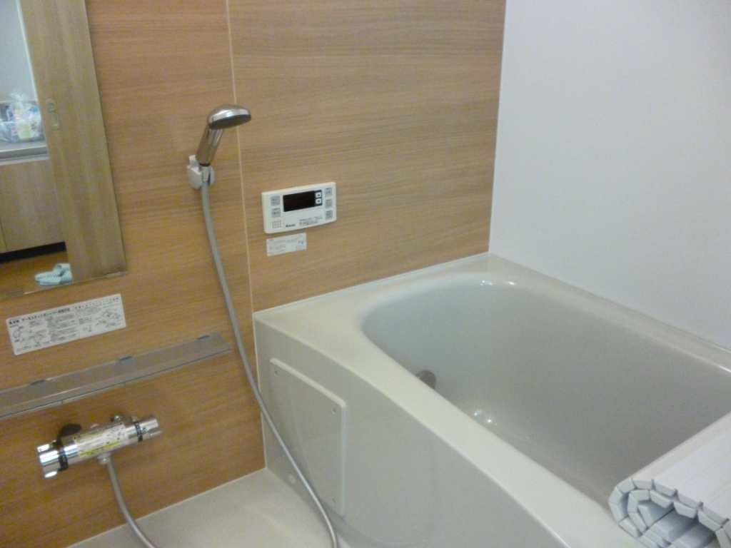 Bath. Osharena bathroom