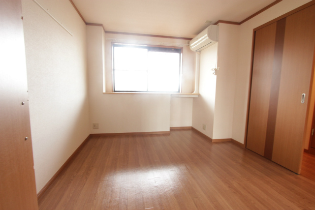 Other room space. Western-style 6 Pledge