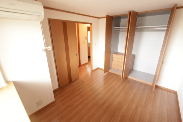 Other room space. Western-style 6 Pledge