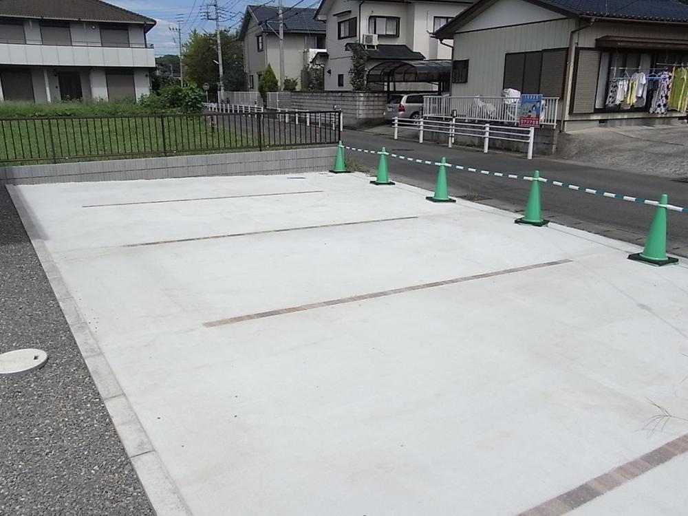 Parking lot. Parking four space! 