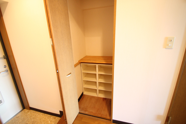 Entrance. Cupboard