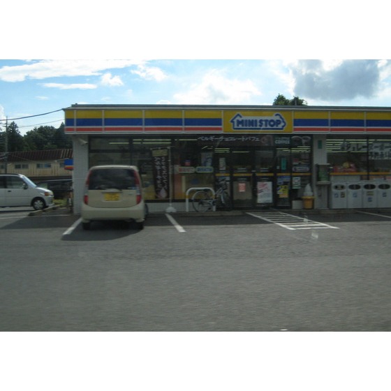 Convenience store. MINISTOP up (convenience store) 230m