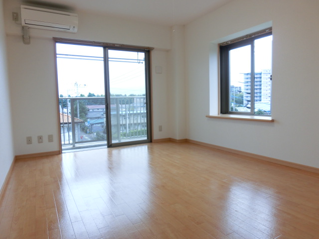 Living and room