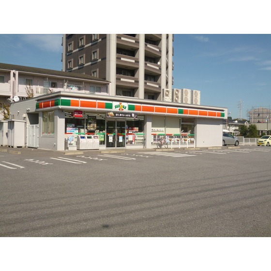 Convenience store. 290m to Family Mart (convenience store)