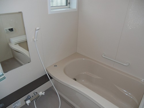 Bath. Reheating function with spacious Hitotsubo type bathroom