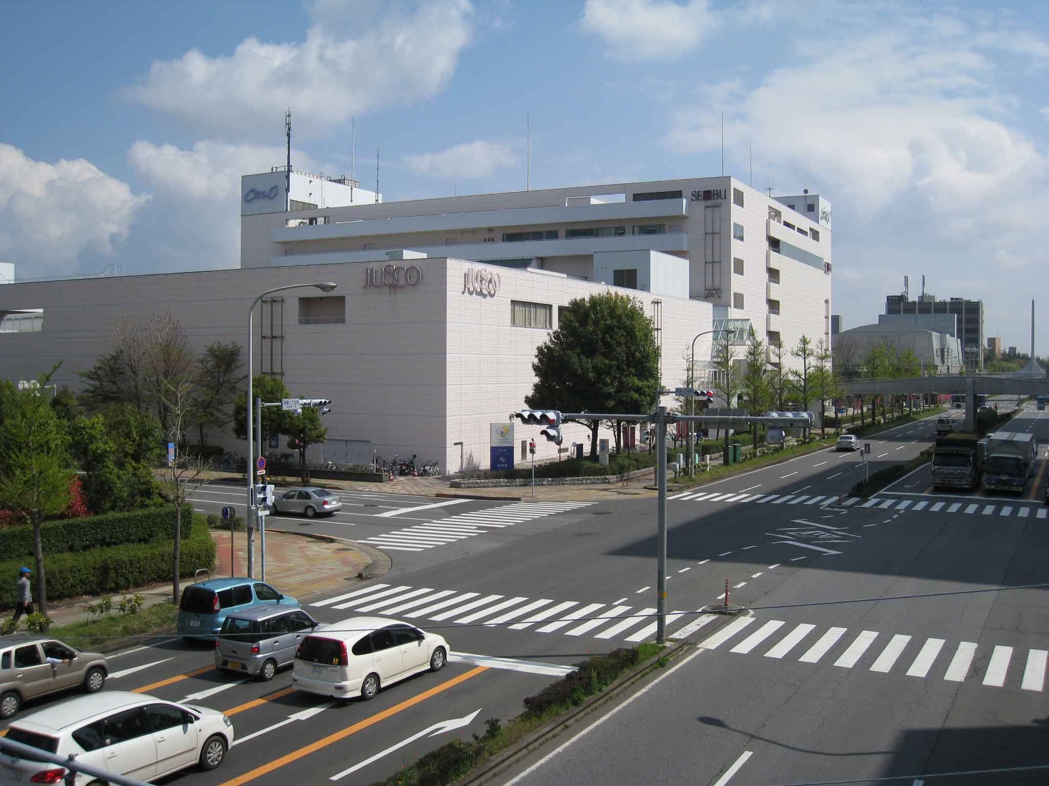 Supermarket. Jusco Tsukuba shop to (super) 1662m