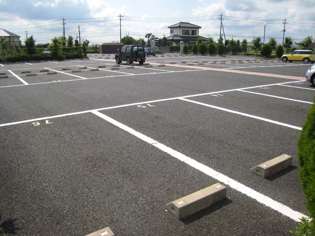 Parking lot. Parking there plenty