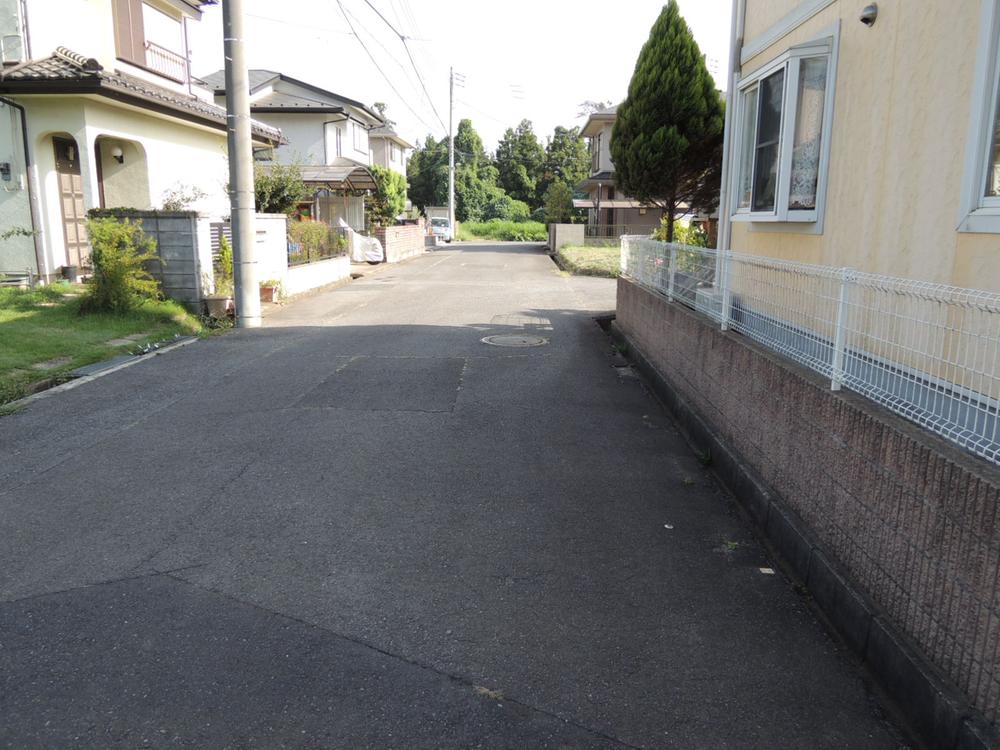 Local photos, including front road. Local (2013 September 30) shooting