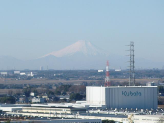View photos from the dwelling unit. Mount Fuji is visible from the balcony!