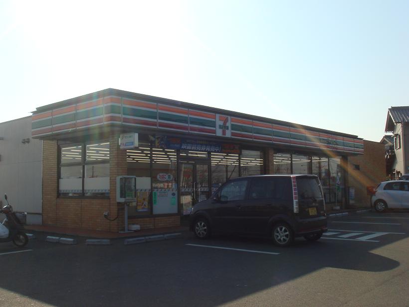 Convenience store. Seven-Eleven Tsukuba Akatsuka store up (convenience store) 424m