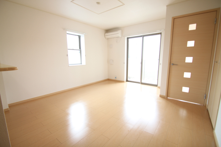 Living and room. LDK spacious