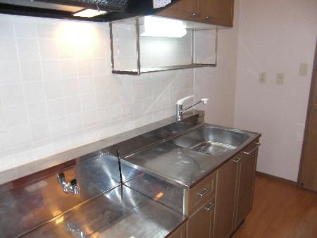 Kitchen. 3 Pledge of kitchen