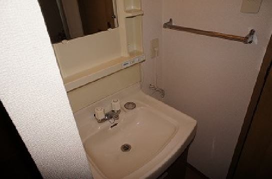 Washroom. Washbasin loose