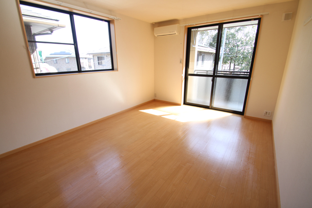 Living and room. Western-style 9.7 Pledge