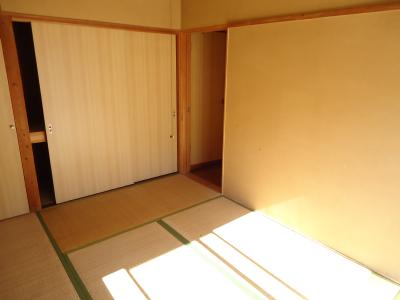 Living and room. Japanese-style room 6 tatami