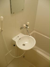 Bath. bus ・ It is another toilet. 