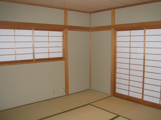 Entrance. Tatami room