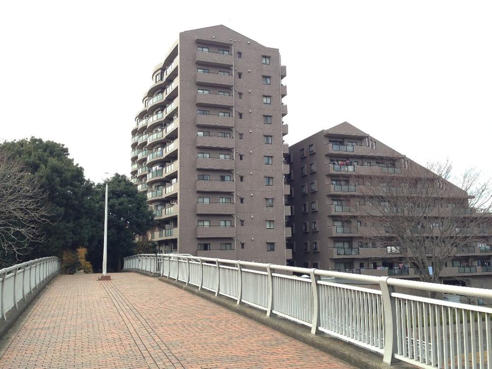Local appearance photo. Sidewalk was directly connected to the park