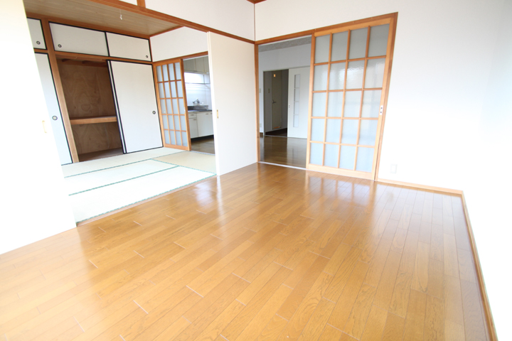 Other room space. Western-style 6 Pledge