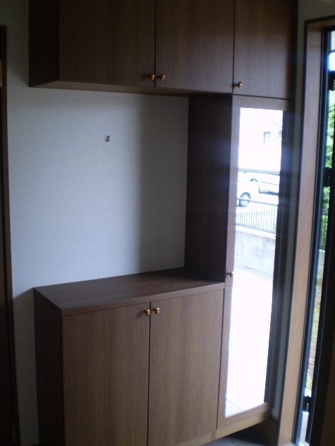 Entrance. Storage is plenty of cupboard!