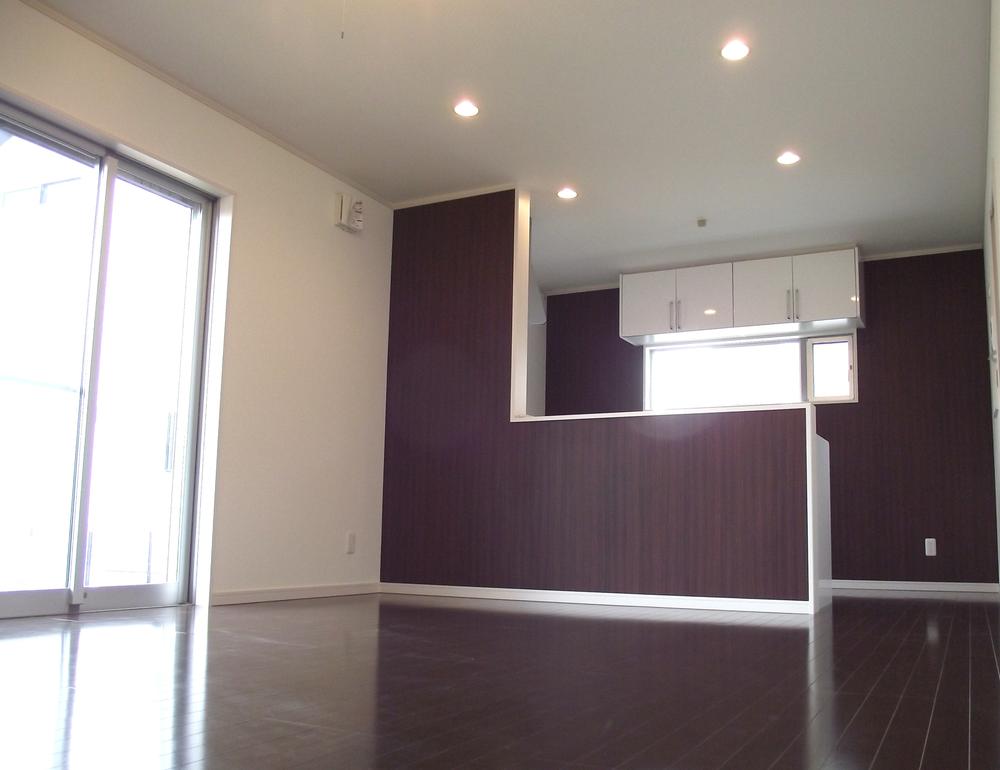 Same specifications photos (living)