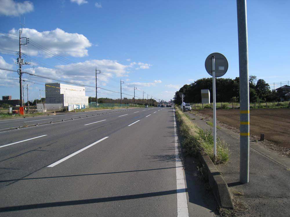 Local photos, including front road. Frontal road