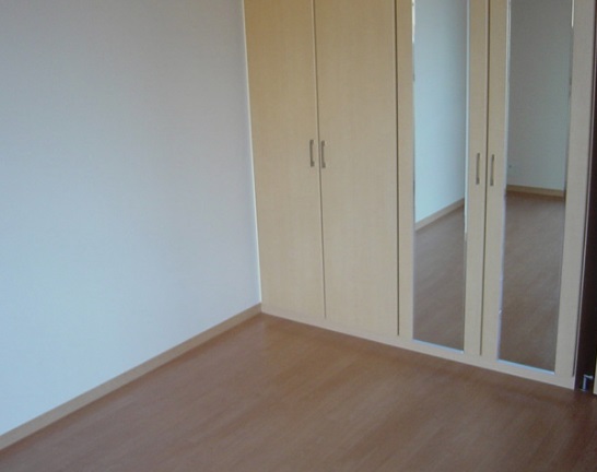 Receipt. Large closet with mirror