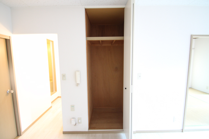 Living and room. LDK part storage