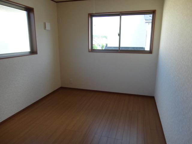 Non-living room. 2 Kaiyoshitsu 1