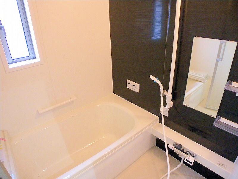 Bathroom. Indoor (12 May 2013) Shooting