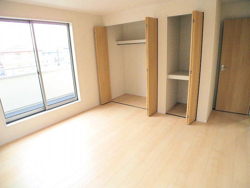 Non-living room. Indoor (12 May 2013) Shooting