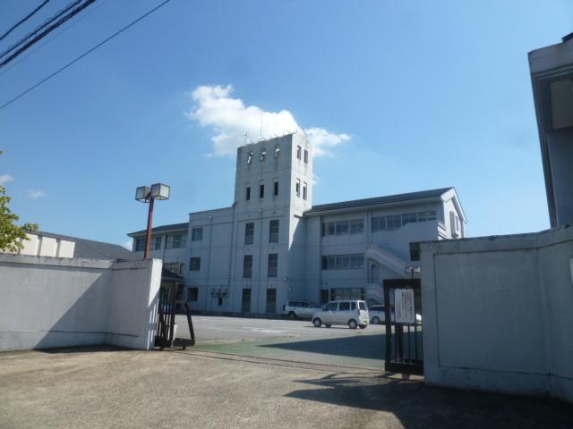 Junior high school. Tsukubamirai Municipal Kokinu until junior high school 760m