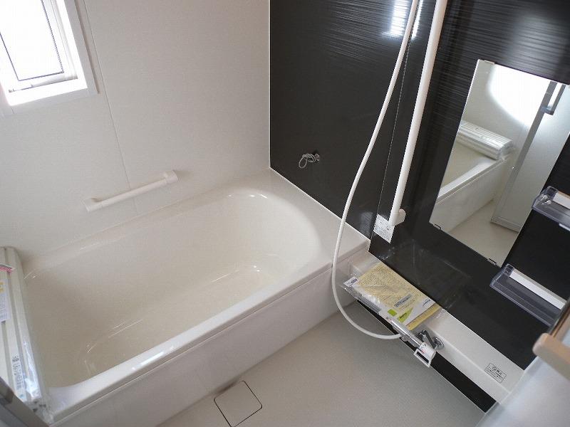 Bathroom. Local (12 May 2013) Shooting