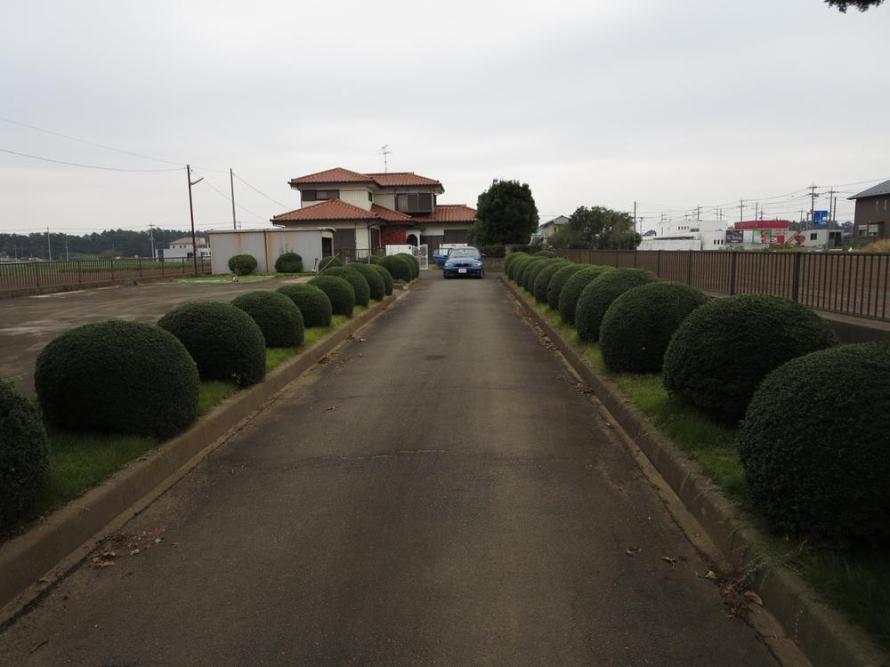 Local appearance photo. It will be renovation before the appearance. (I photographed from the vicinity of the entrance of the site. )