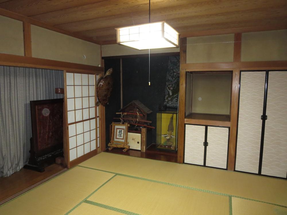 Non-living room. It will be on the first floor Japanese-style room before renovation.